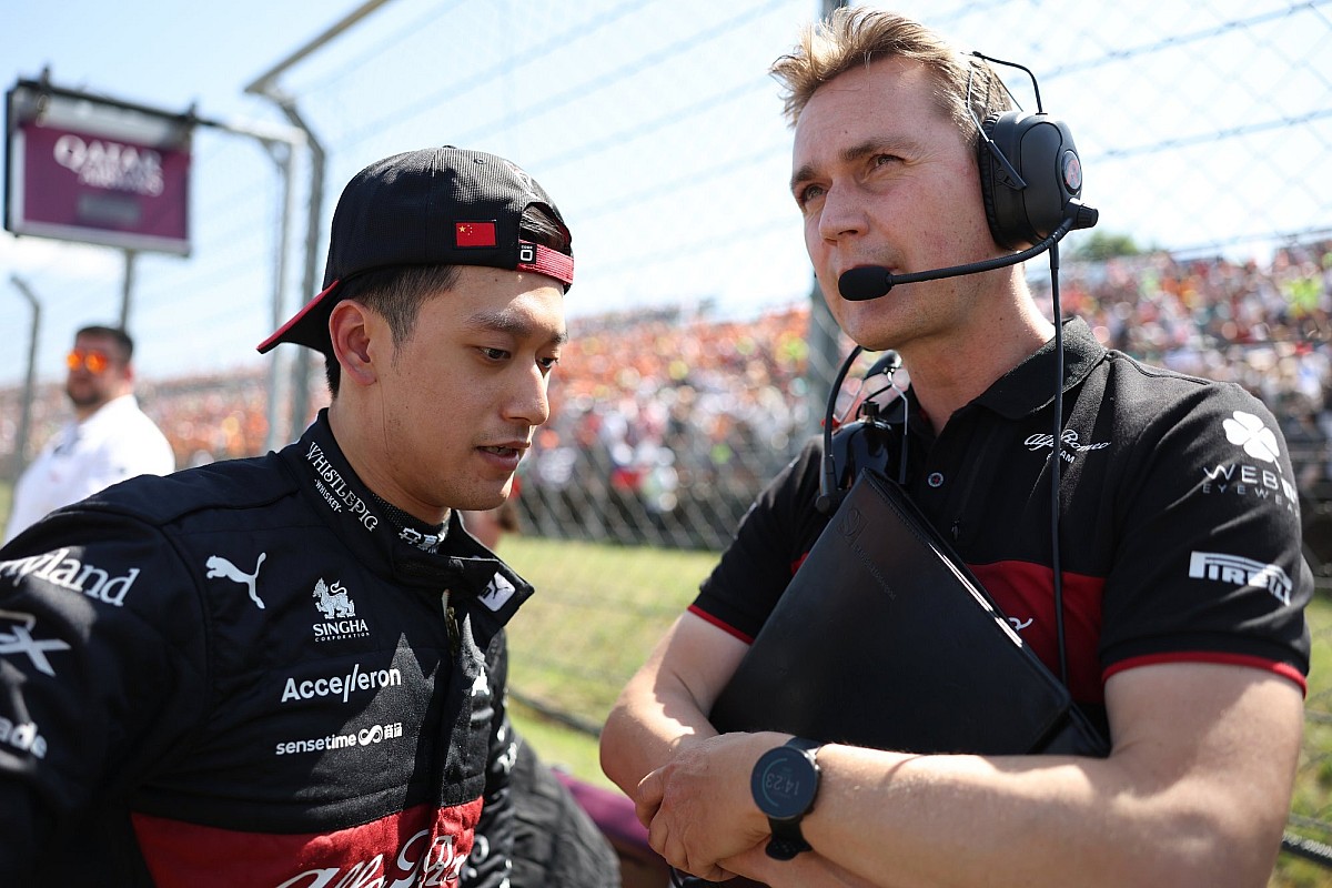 Zhou's Hungarian GP "pretty much over" after "strange" Alfa F1 start glitch