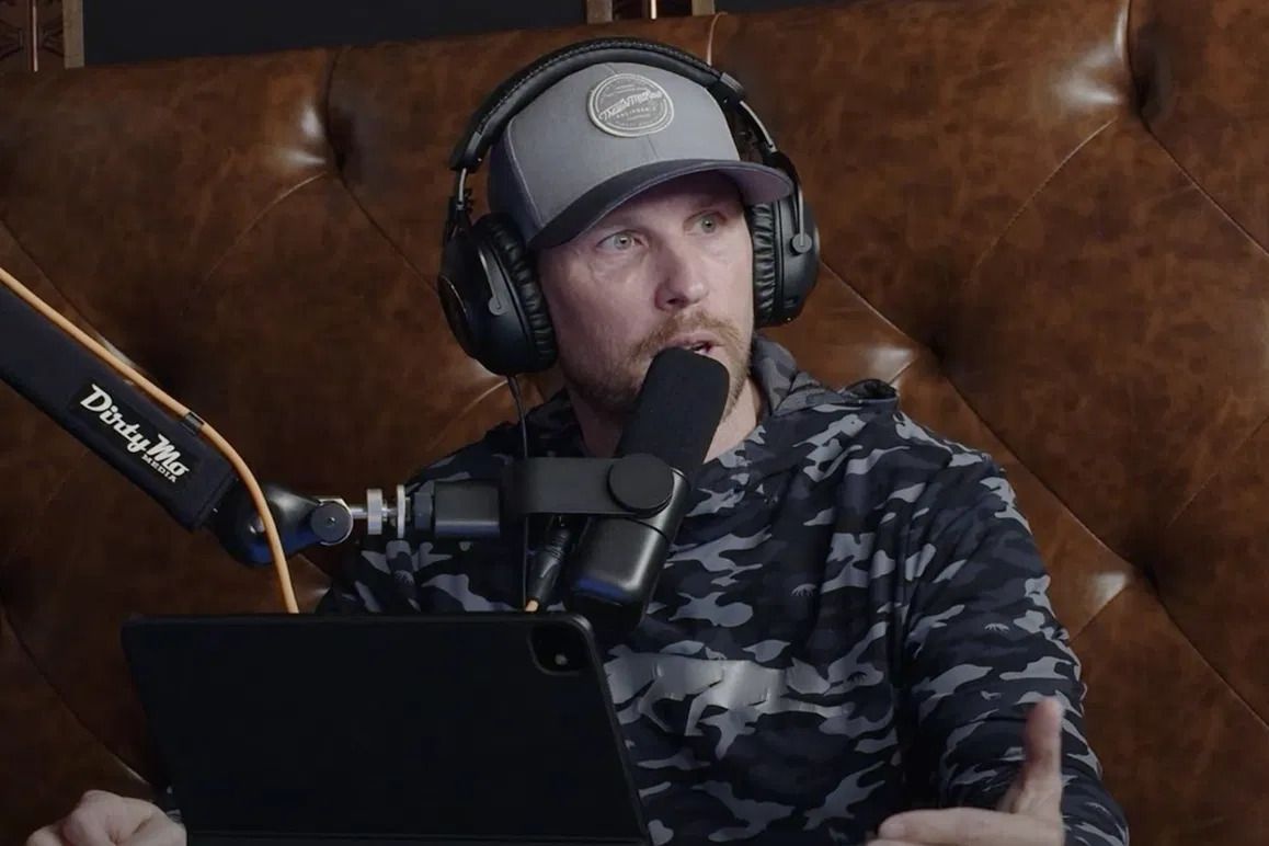 Denny Hamlin explains how 23XI is beating JGR with their own data 