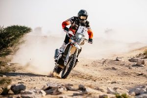 Dąbrowski wygrywa Baja Qatar