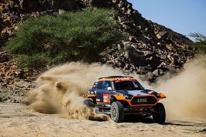 Dakar 2026: De M&eacute;vius sorprende y gana la etapa 1 en coches; Sainz arranca 6&ordm;