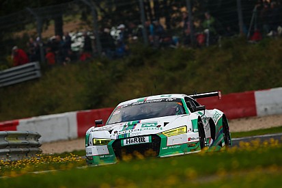 VLN 6: Audi besiegt Porsche in packendem Vierkampf