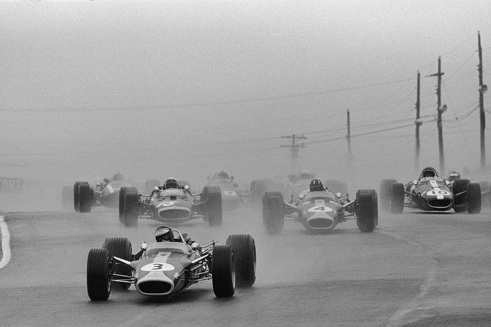 Inicio: Jim Clark, Lotus líder