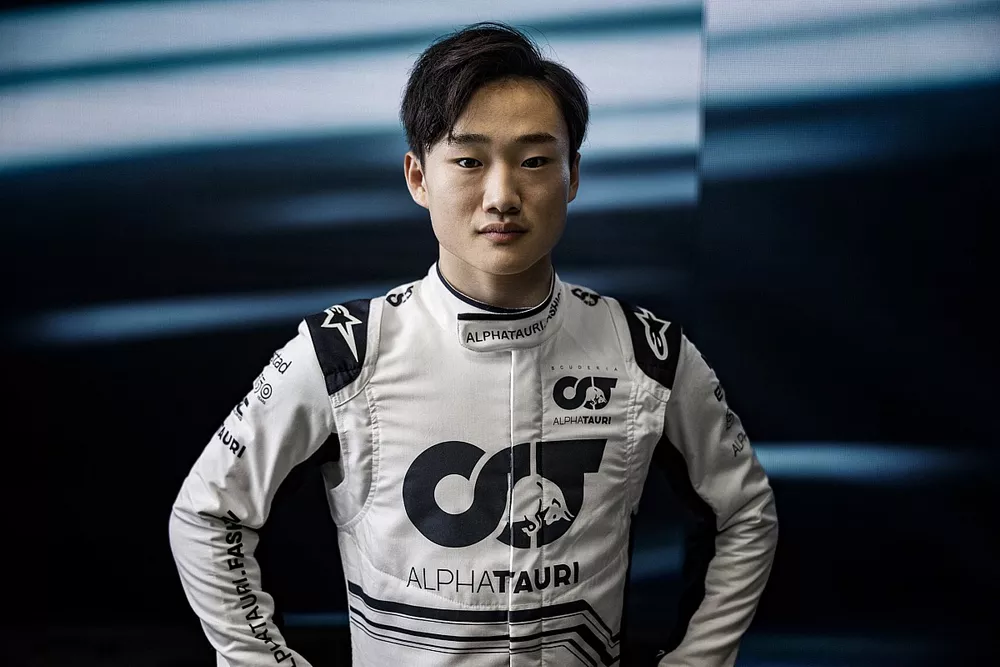 角田裕毅、アルファタウリF1の2022年用新車AT03は「格好良い」。その