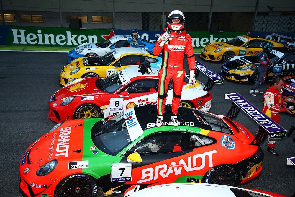 Miguel Paludo comemora vit&oacute;ria em Interlagos