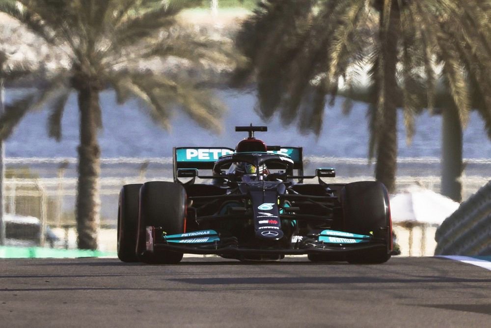 Lewis Hamilton, Mercedes W12