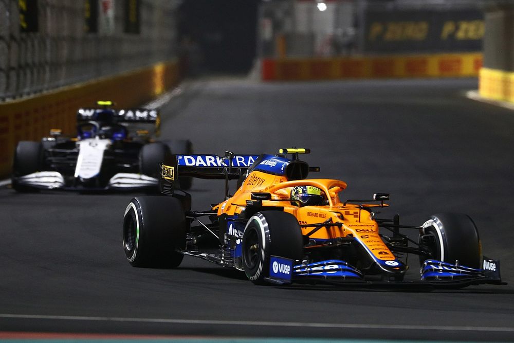 Lando Norris, McLaren MCL35M, Nicholas Latifi, Williams FW43B