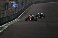 F1: Verstappen é punido com mais 10 segundos pela colisão com Hamilton no GP, mas mantém 2º lugar