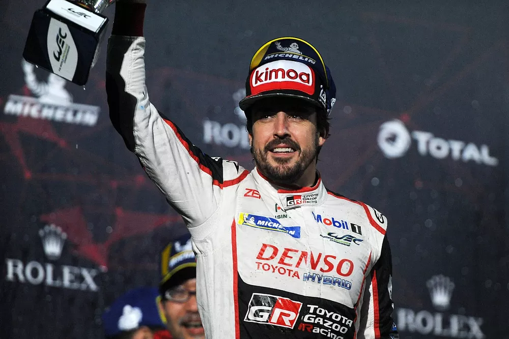 Secondo posto assoluto #8 Toyota Gazoo Racing Toyota TS050: Fernando Alonso