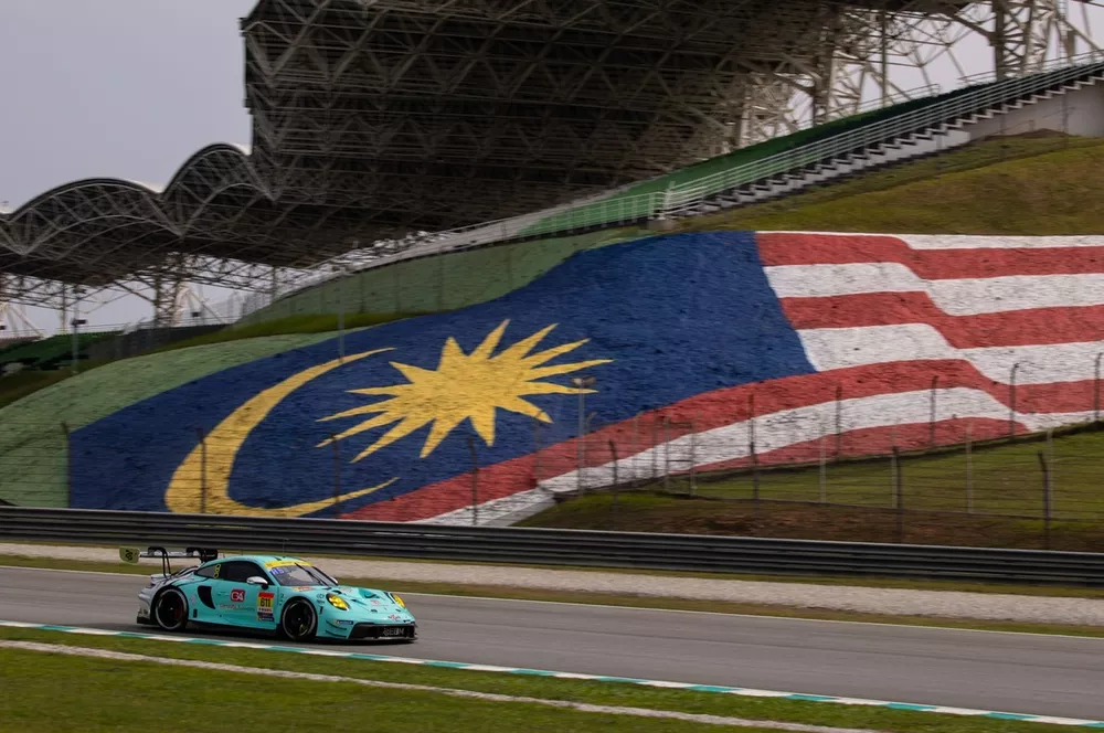 #611 EBM GIGA 911 GT3