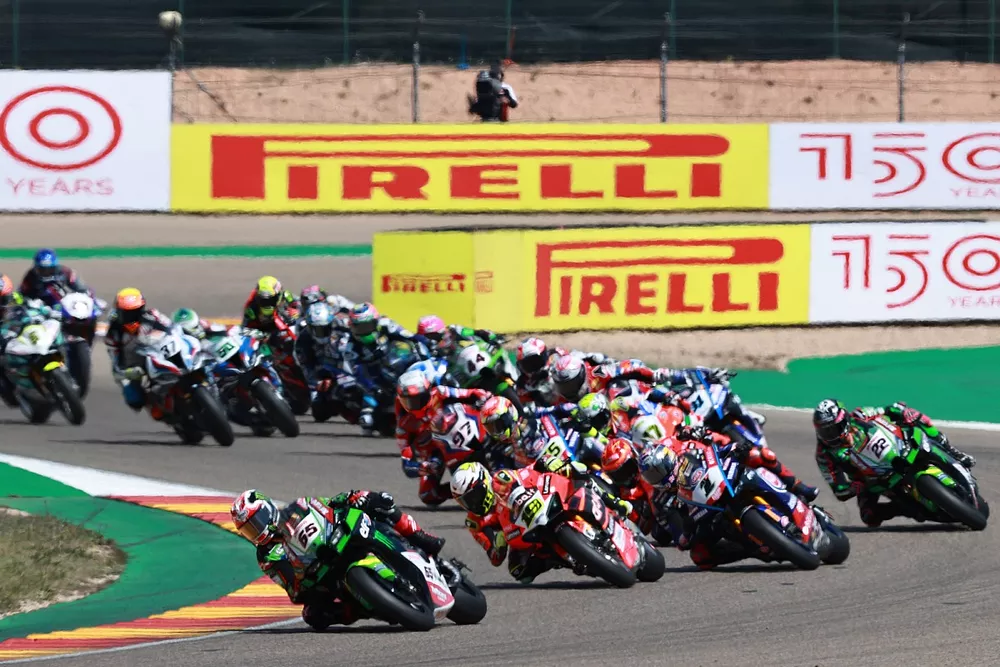 Arrancada, Jonathan Rea, Kawasaki Racing Team WSBK, Alvaro Bautista, Aruba.it Racing Ducati, Michael Ruben Rinaldi, Aruba.it Racing Ducati, Toprak Razgatlioglu, Pata Yamaha WorldSBK