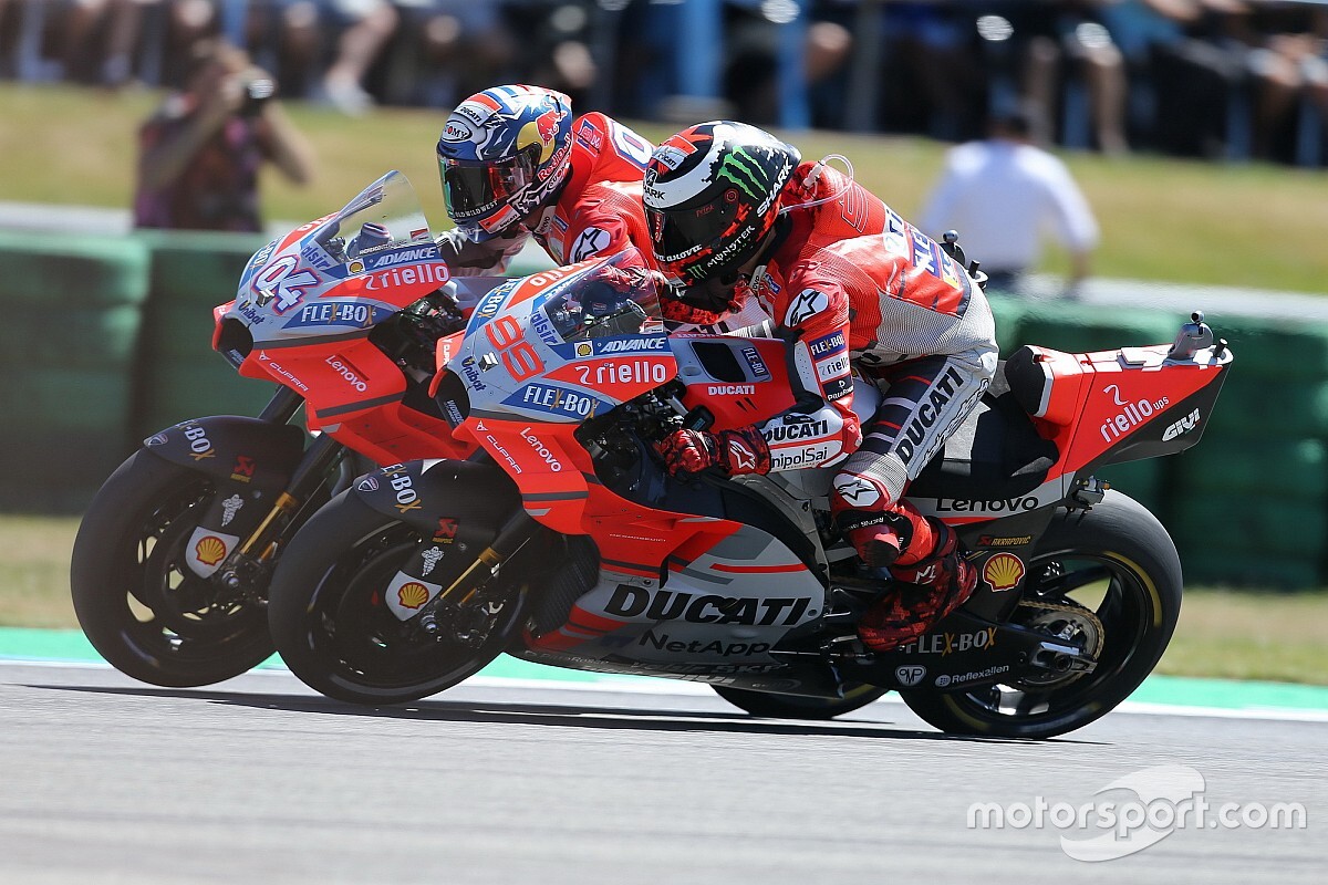 Чому Ducati має контролювати своїх гонщиків