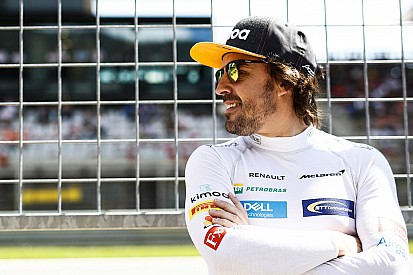Алонсо рассказал подробности о предложении Red Bull и попросил Хорнера извиниться