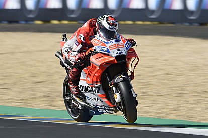 Lorenzo: "Después de varias vueltas no puedo pilotar con la cabeza fría"