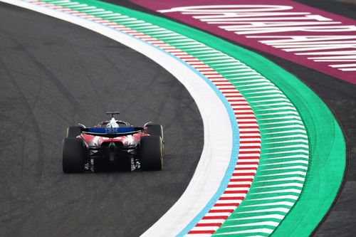 Vasseur: "Estamos entre dos y tres décimas por detrás de McLaren"