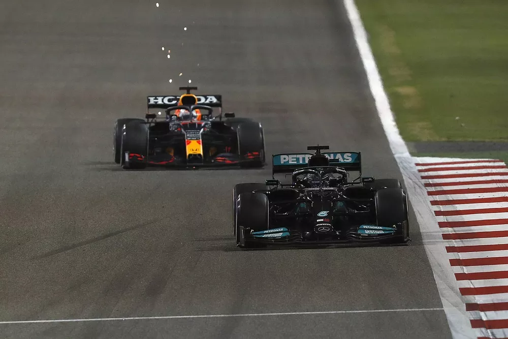 Lewis Hamilton, Mercedes W12, Max Verstappen, Red Bull Racing RB16B