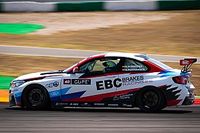 Doble campeonato para H&eacute;ctor Hern&aacute;ndez y Borja Hormigos, con su BMW M240i Racing