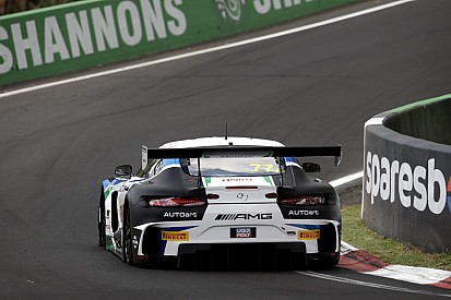 Bathurst 12 Hour: #77 Mercedes on top in first stint