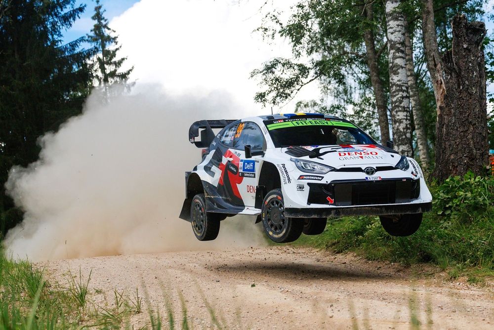 Oliver Solberg, Elliott Edmondson, Toyota Gazoo Racing WRT Toyota GR Yaris Rally1