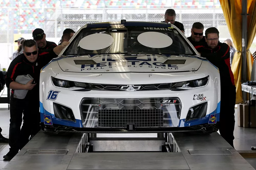 Daniel Hemric, Kaulig Racing, Chevrolet Camaro Heritage Pool Supply Group