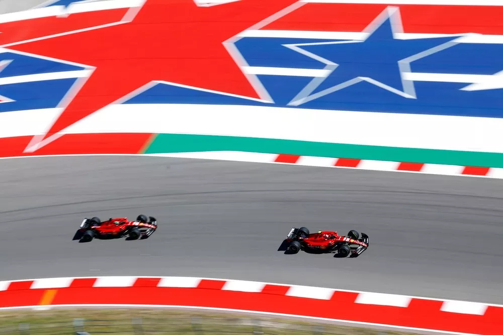 Carlos Sainz, Ferrari SF-23, Charles Leclerc, Ferrari SF-23