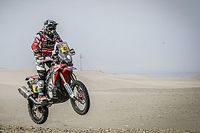 Kevin Benavides hace historia al colocarse líder