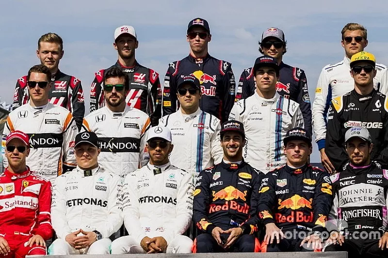 Gruppenfoto: Formel-1-Fahrer 2017