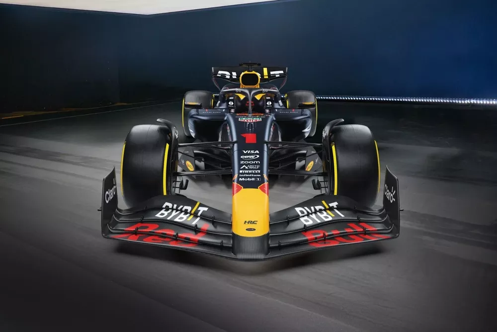 レッドブルの”モンスター”RB20が手に入る！ 2024年勝利マシンのフル