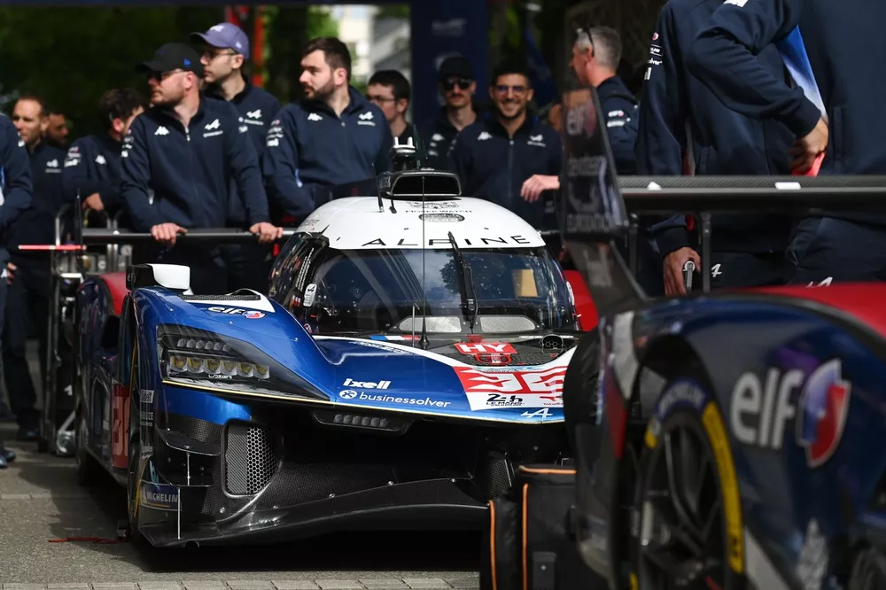 #36 Alpine Endurance Team Alpine A424