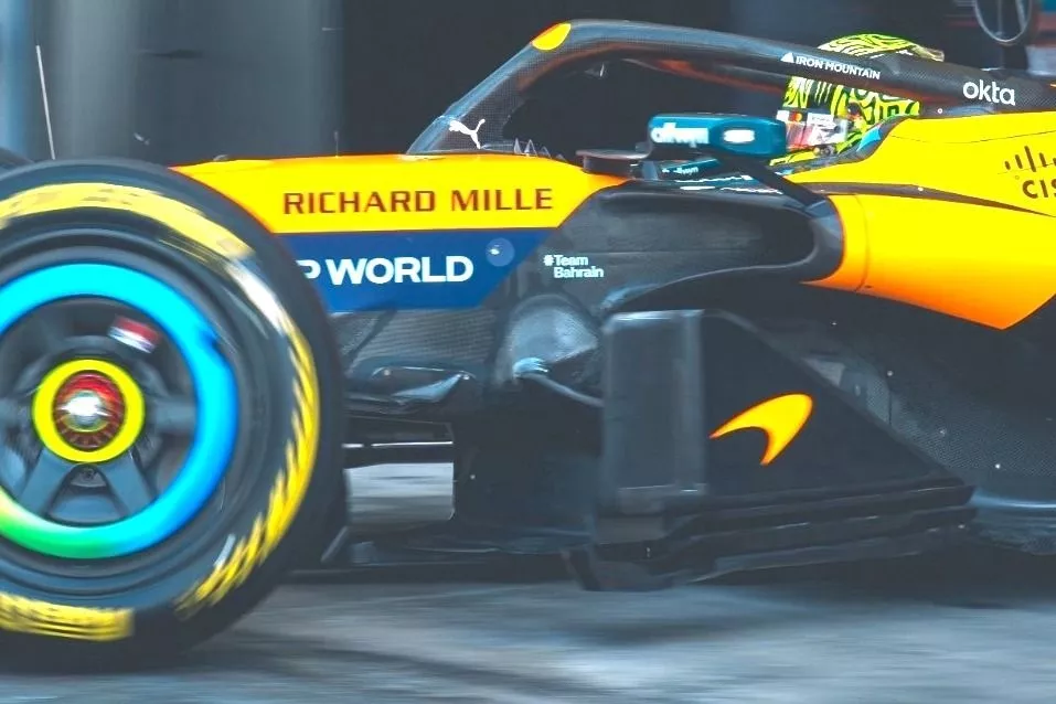 McLaren MCL40 suspensi&oacute;n