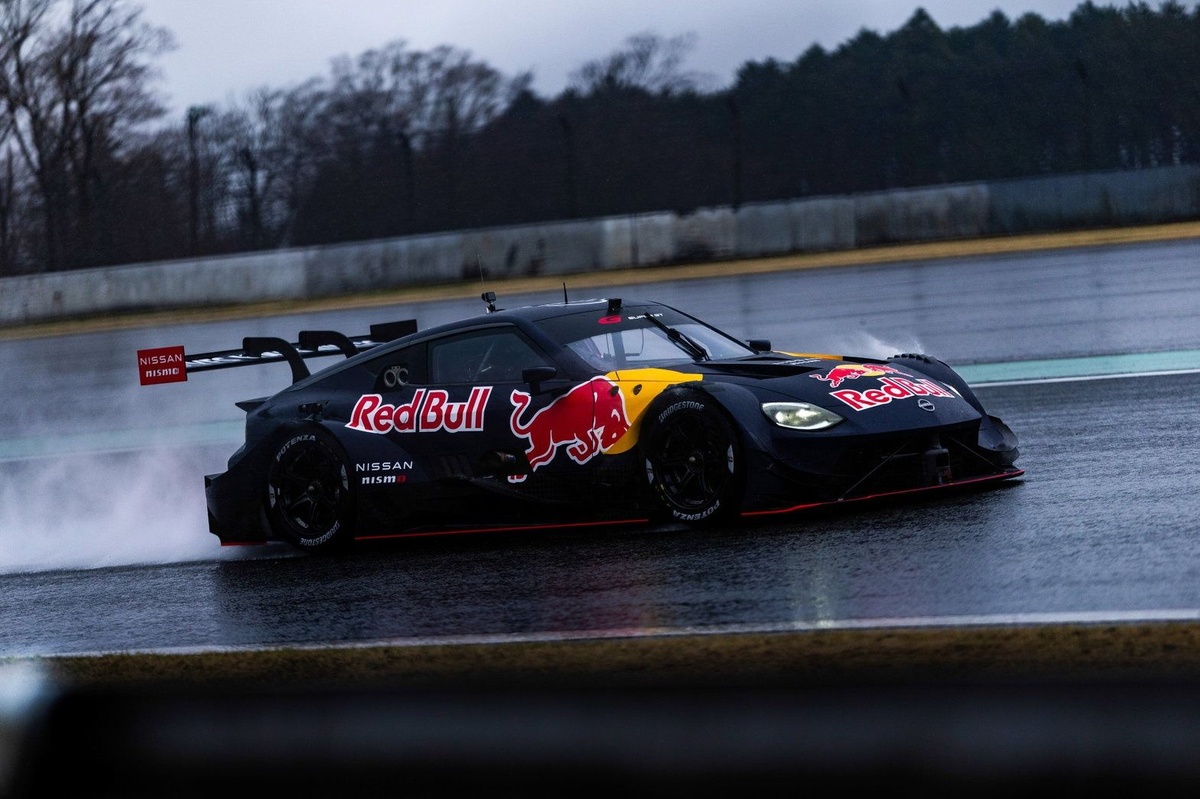 VÍDEO: Na primeira vez em Fuji, Verstappen supera astro da Super GT em dois segundos