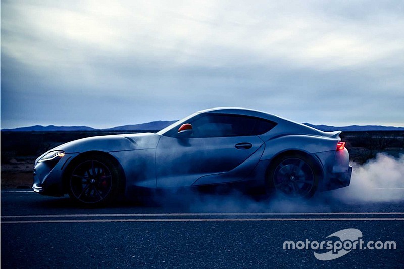 Фернандо Алонсо випробував новий суперкар Toyota Supra