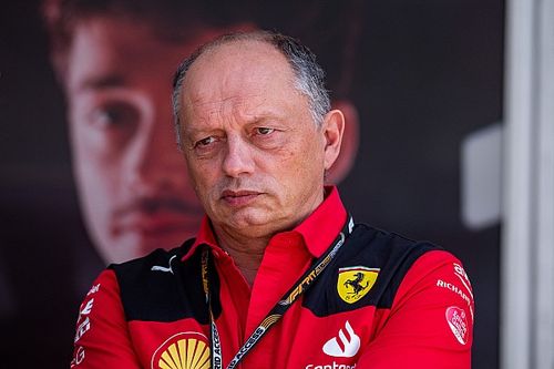 Ferrari-teambaas woest na putdeksel-incident, Wolff vindt dat hij moet dimmen