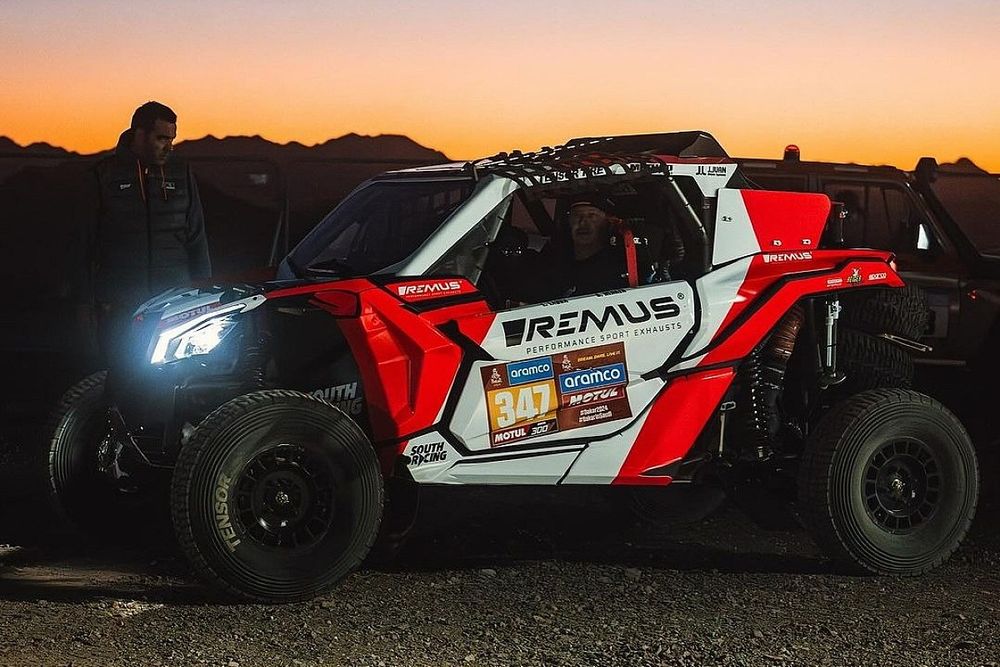 Coche de Lukas Lauda en el Rally Dakar 2024