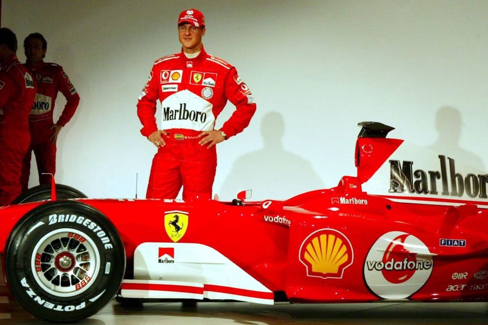 Michael Schumacher con el nuevo Ferrari F2004