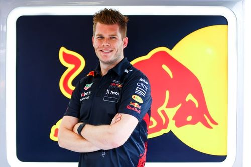  Piloto holandês nunca pilotou um F1, mas fez ajuste do carro de Verstappen em vitória no Japão