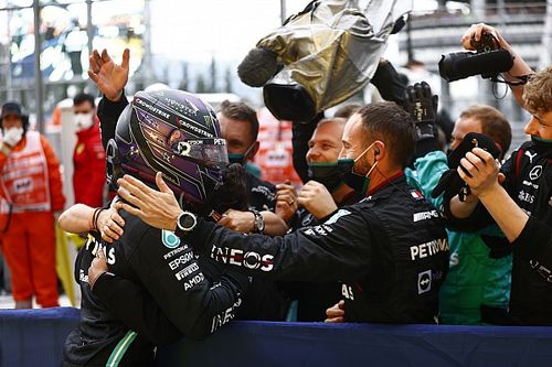 Mercedes strategists ‘adamant’ to pit after Hamilton ignored first call