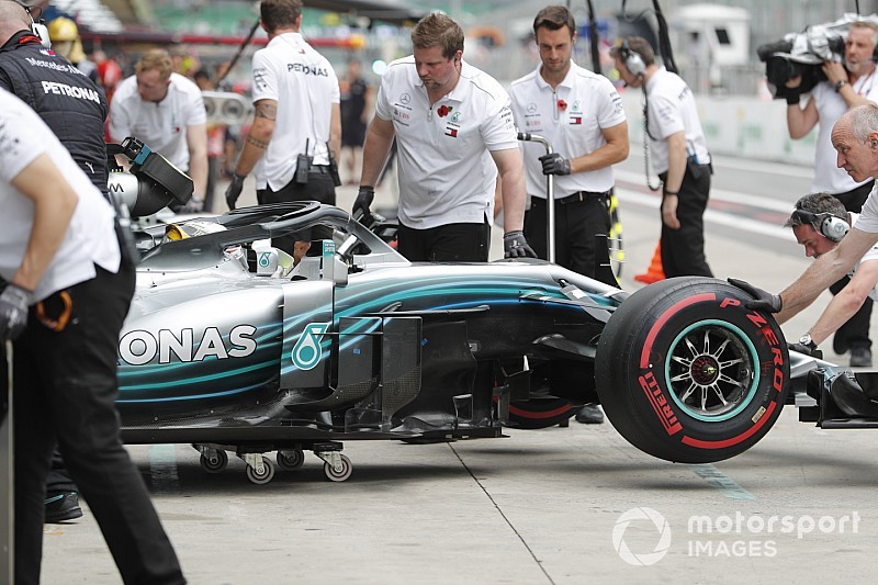 Mercedes recurre a psicólogos para mantener su dominio en F1