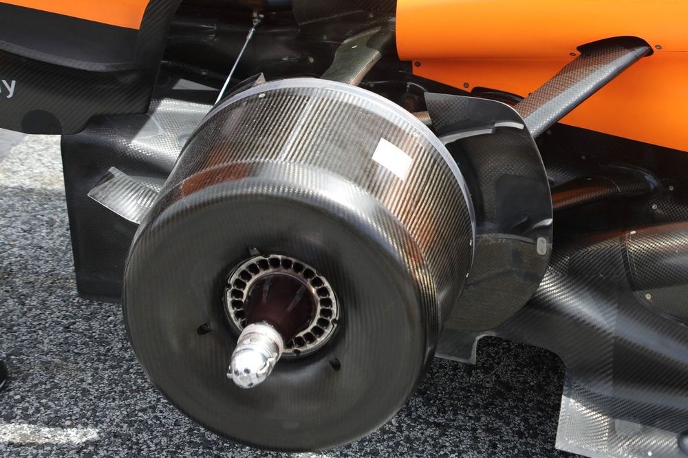 McLaren MCL38 drum detail