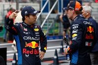Checo P&eacute;rez y Verstappen bromean sobre la clave de Red Bull en Spa