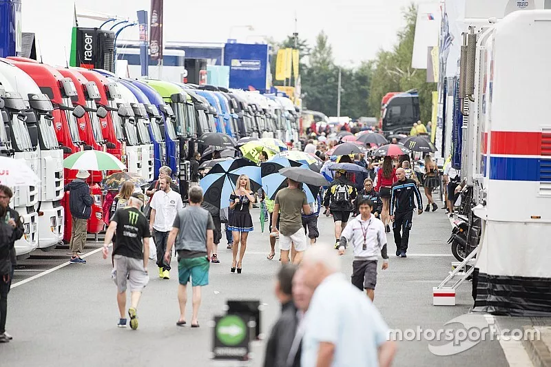 Ambiente en el paddock