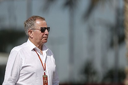 Martin Brundle: Ferrari gidemez, Formula E'de Mahindra'ya rezil olurlar