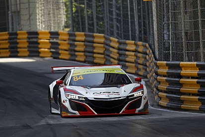 Van der Zande geeft Honda NSX vuurdoop in Macau: “Een levendig beestje!”
