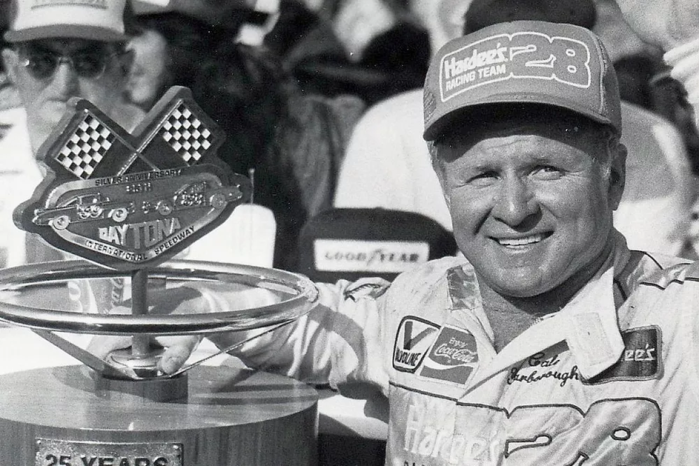 O vencedor da corrida, Cale Yarborough