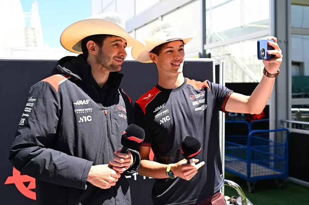 Esteban Ocon, Haas F1 Team, Oliver Bearman, Haas F1 Team