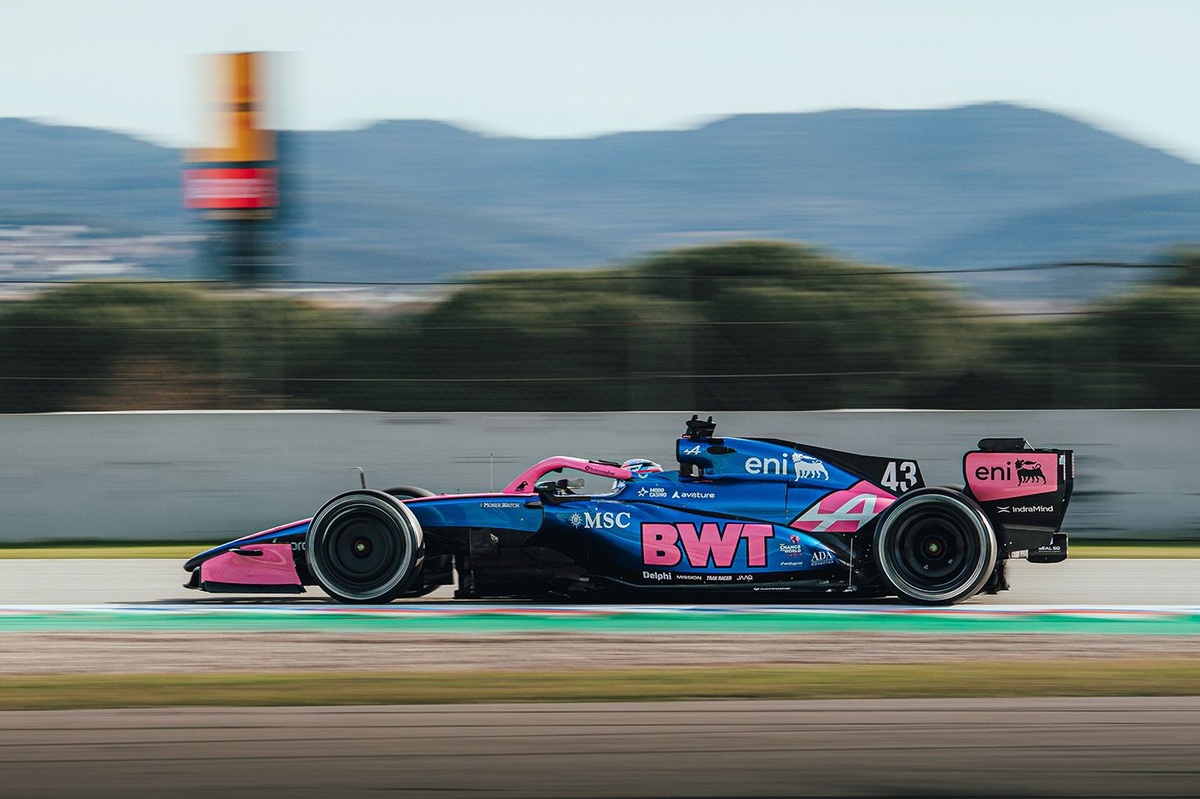 Alpine teste un aileron arrière qui s'ouvre à l'envers à Barcelone
