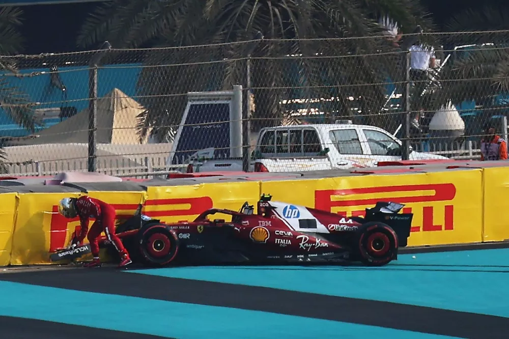 Lewis Hamilton, Ferrari crash