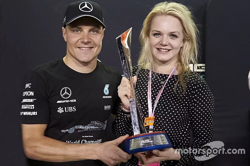 Race winner Valtteri Bottas, Mercedes AMG F1, celebrates with his wife Emilia