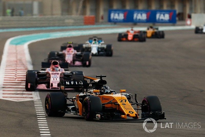 Nico Hulkenberg, Renault Sport F1 Team RS17, Esteban Ocon, Sahara Force India F1 VJM10, Sergio Perez