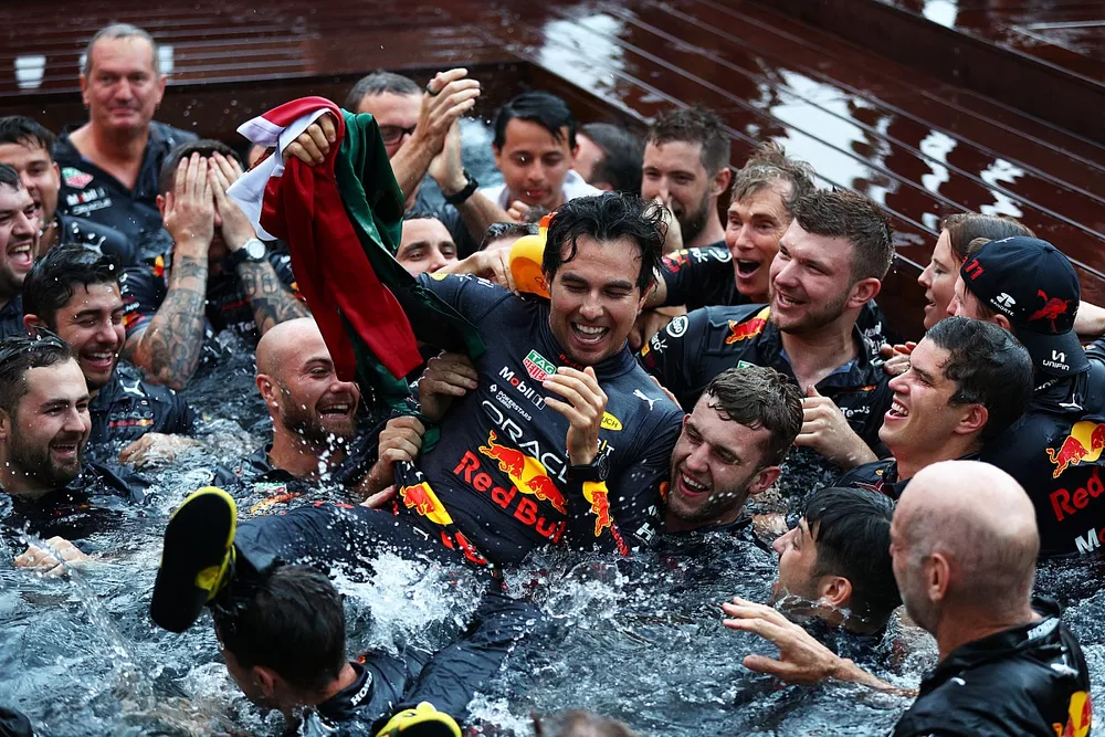 El ganador Sergio P&eacute;rez, Red Bull Racing