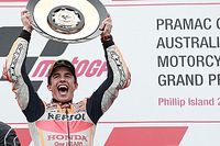 Márquez lleva al error a Viñales